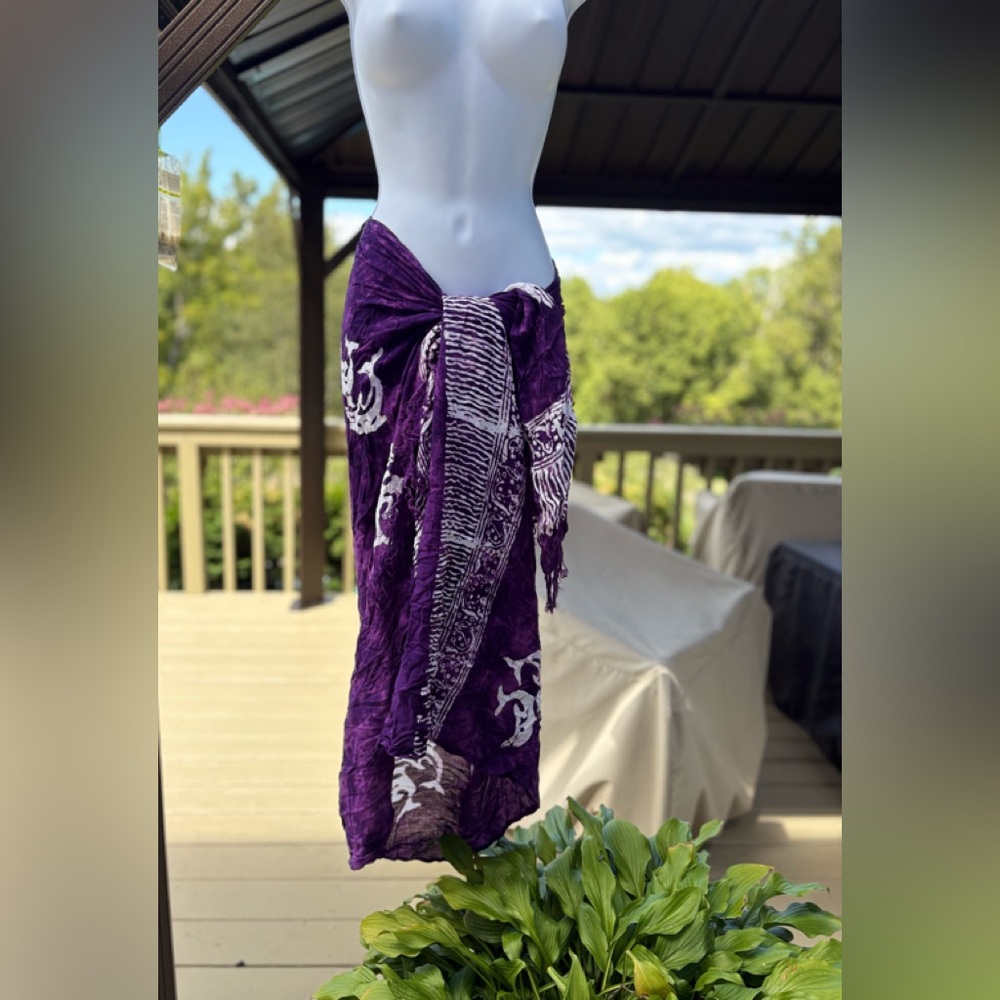 Elegant Purple & White Dolphin Print Tye-Dye Swim Sarong, Size: 64”W x 45”L